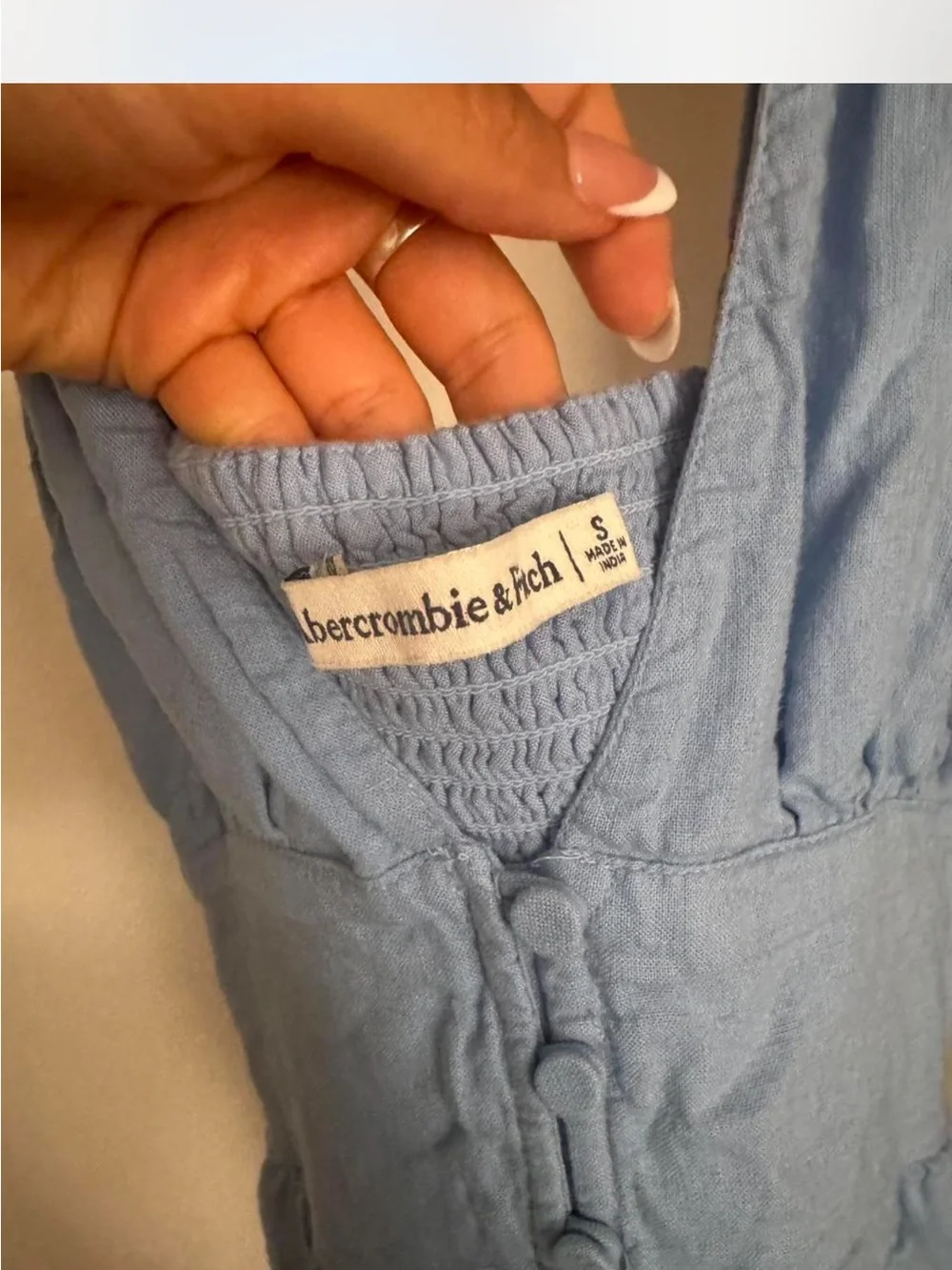 Abercrombie & Fitch flowy light